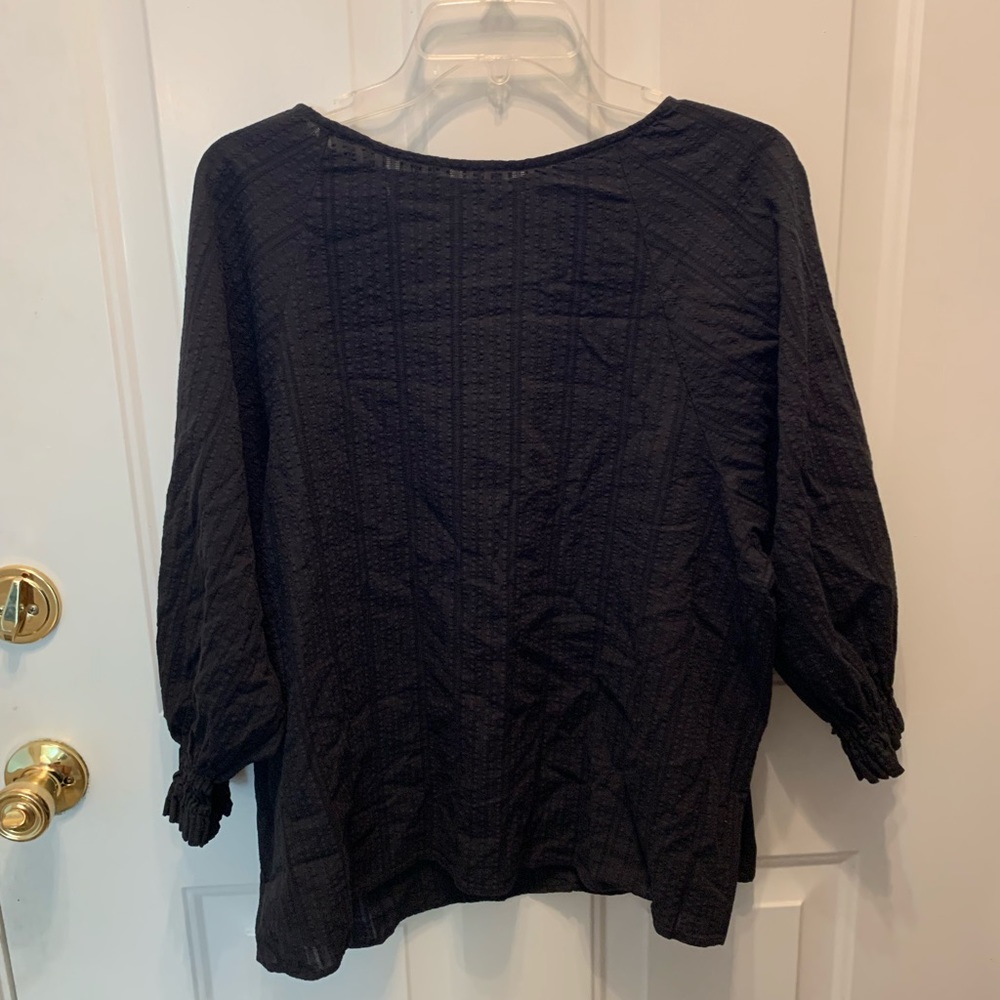 Black shirt